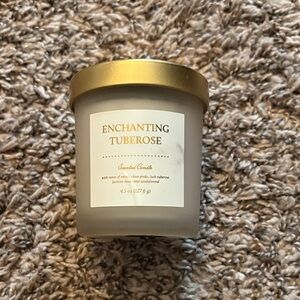 Enchanting Tuberose Scented Candle - Gold and Cream